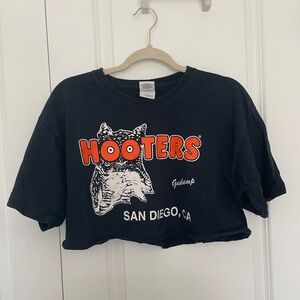 Cropped Hooters San Diego Tee Shirt